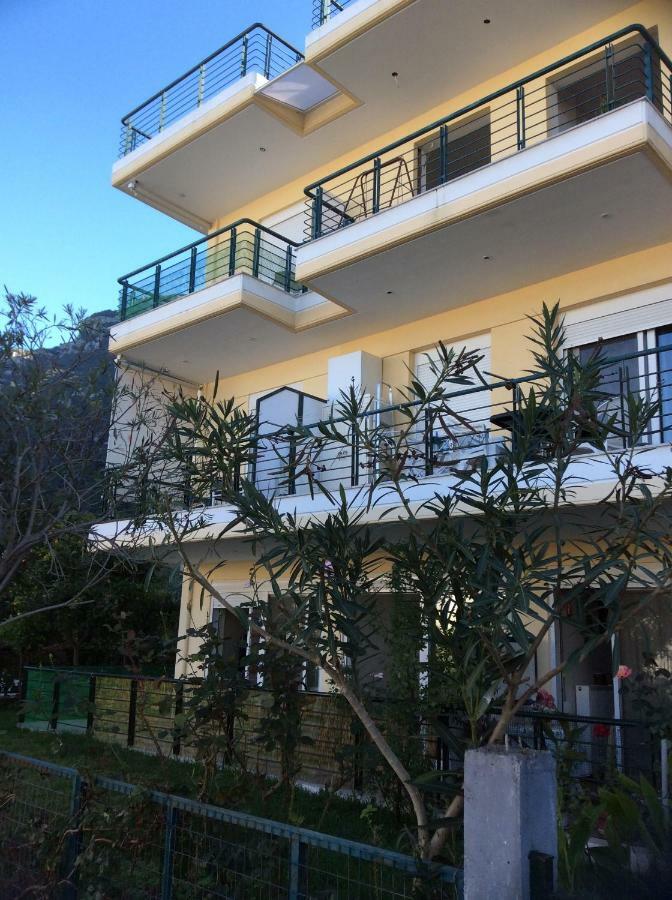 Ourania'S Apartments Kamena Vourla Luaran gambar