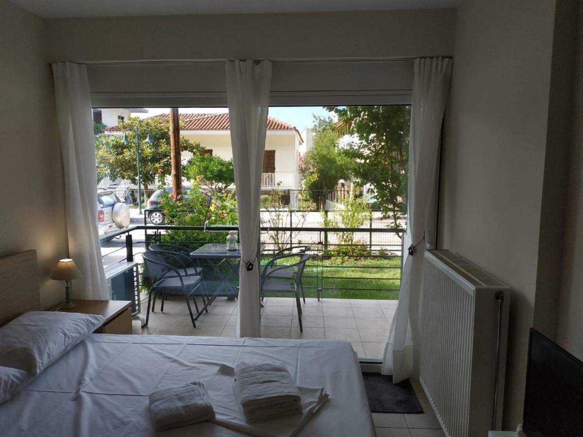 Ourania'S Apartments Kamena Vourla Luaran gambar