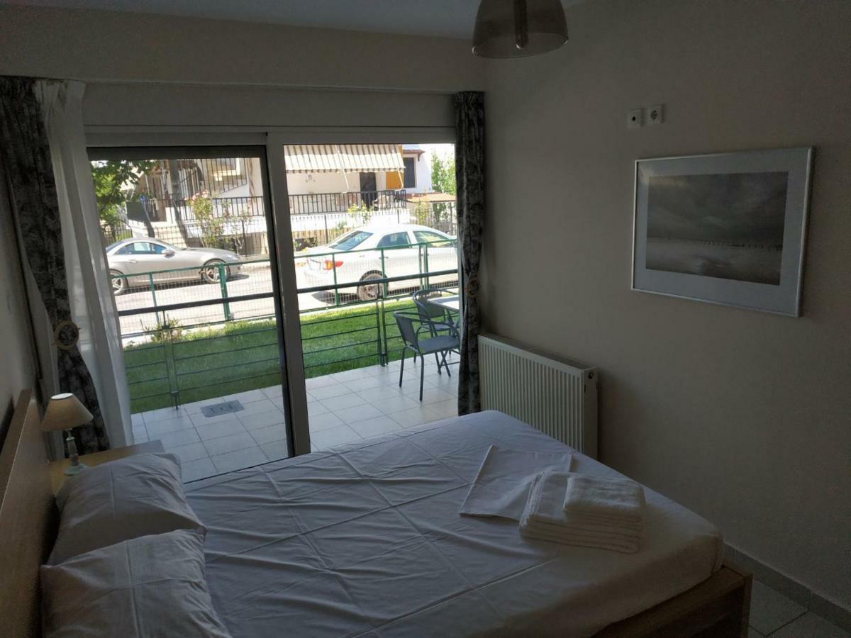 Ourania'S Apartments Kamena Vourla Luaran gambar