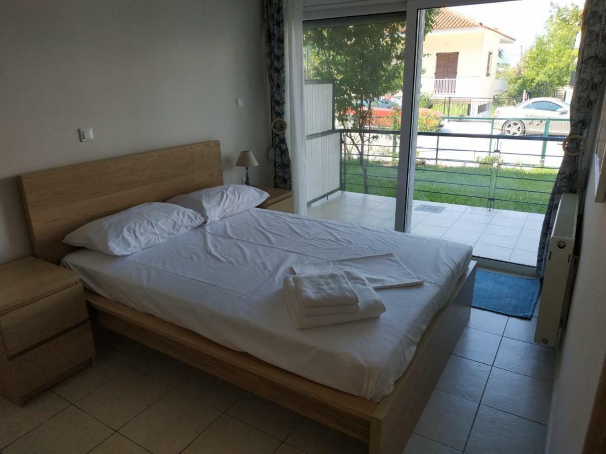 Ourania'S Apartments Kamena Vourla Luaran gambar
