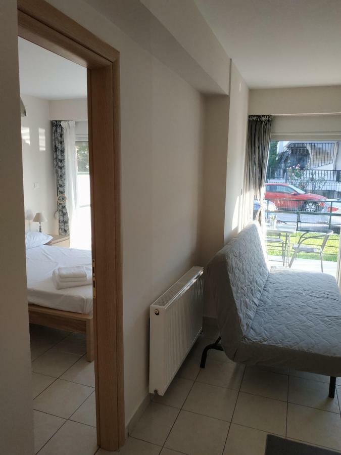 Ourania'S Apartments Kamena Vourla Luaran gambar